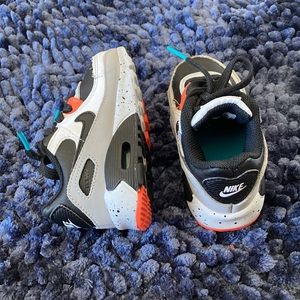 Toddler size 6 sneaker